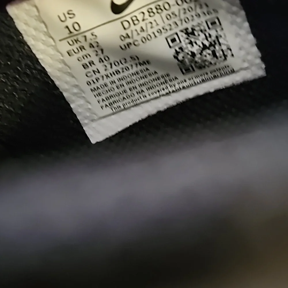 Nike Black Canvas Low-Top Sneakers - Picture 4 of 6